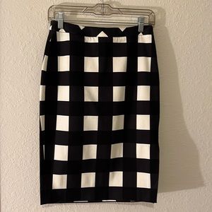 Banana Republic Sloan fit pencil skirt in black and white gingham